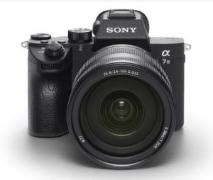 α7 III with 35mm full-frame image sensor