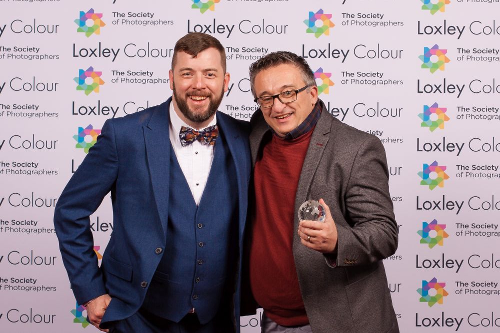 Colin Jones, The Society of Photographers' CEO presenting Duncan with the trophy. 