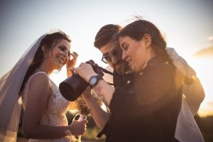 Capturing love with Lexar: 2024 wedding photo trends