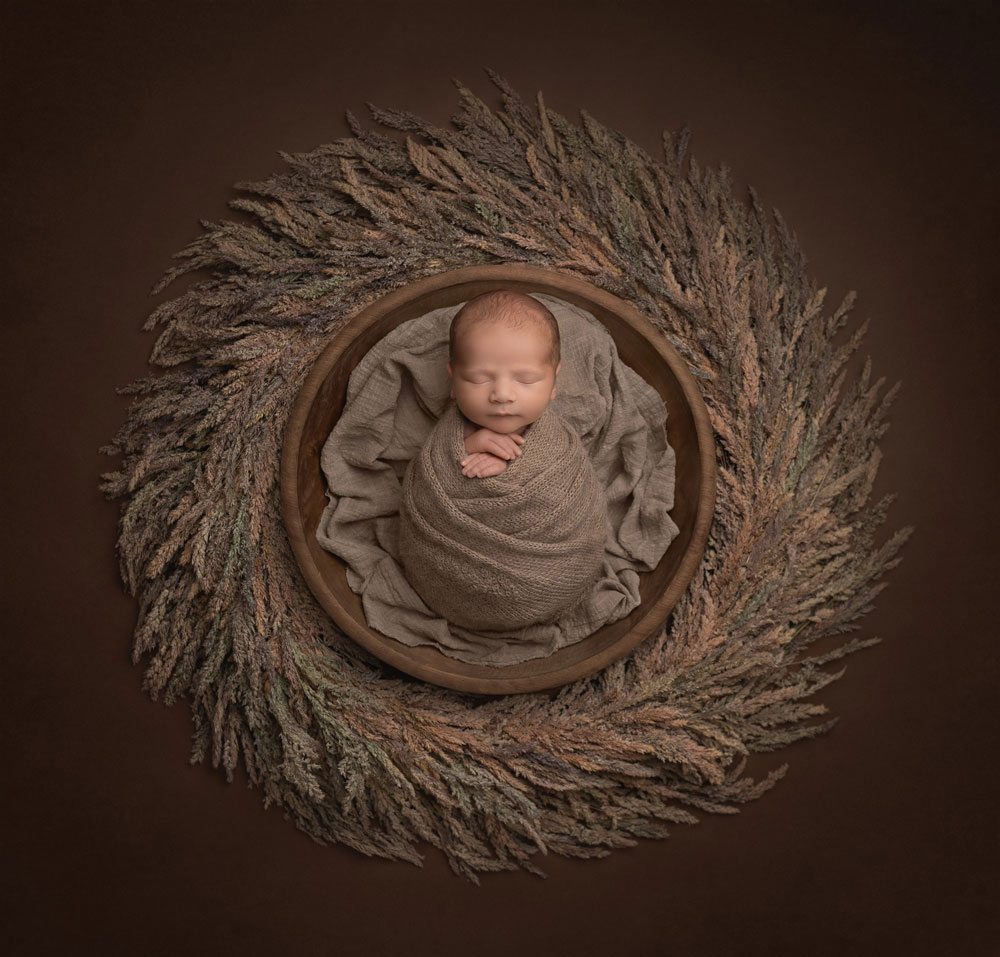 , 20 x 16″ Newborn Photographer of the Year 2025