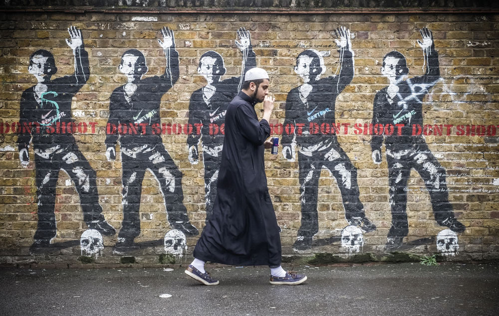 how to photograph street art