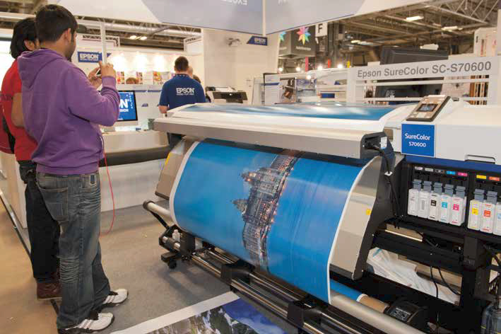 printing photographs on wallpaper