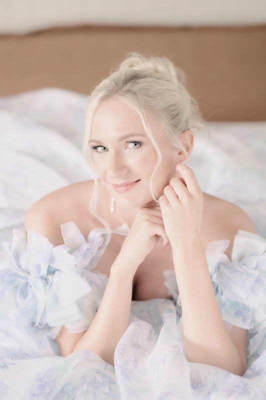 shallow depth of field wedding photography